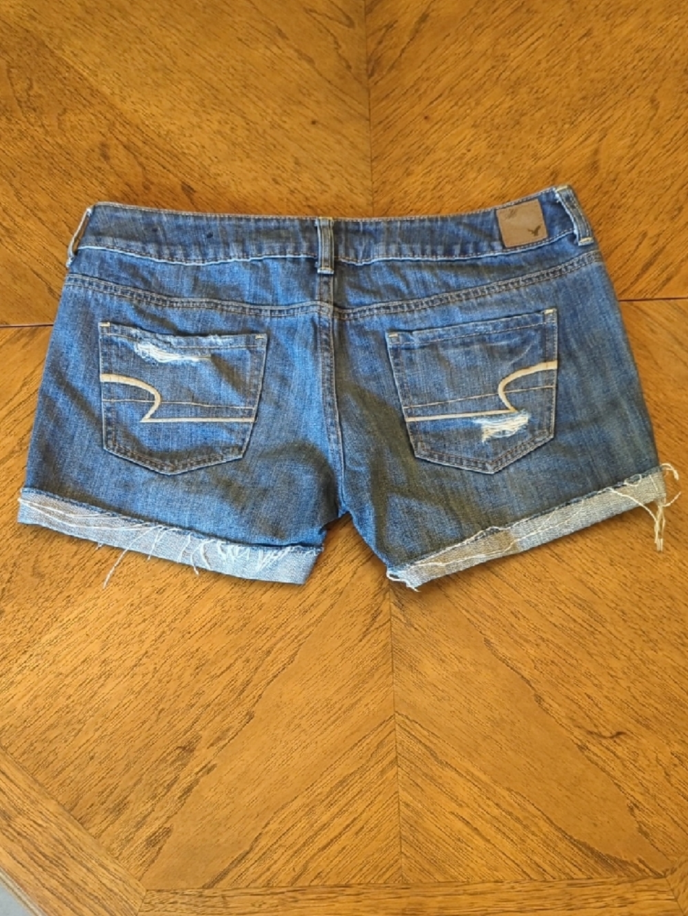 Y2K American Eagle Outfitters Distressed Rolled-Hem Denim Shorts - Blue - Picture 4 of 8
